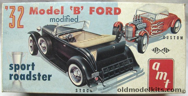 AMT 1/25 1932 Ford Model B Sport Roadster 3 in 1 Customizing Kit, 332-149 plastic model kit